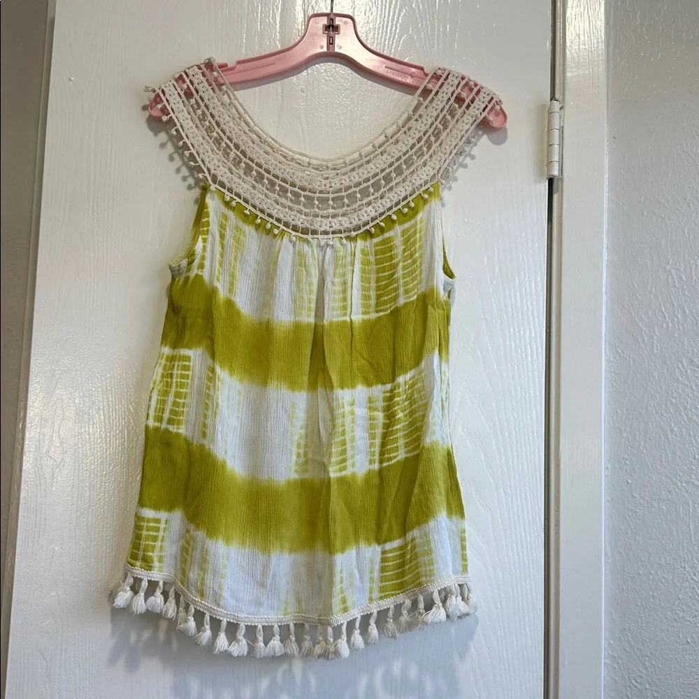 Entro Lime and White Crochet Trim Blouse - Picture 6 of 8